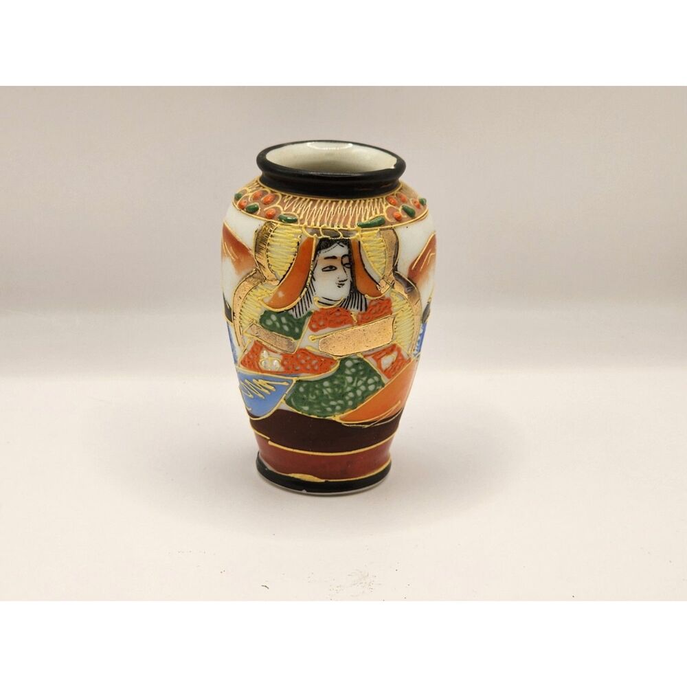 Japan Satsuma Style Mini Bud Vase Geisha Figural Brown Gold Gilt 3 in